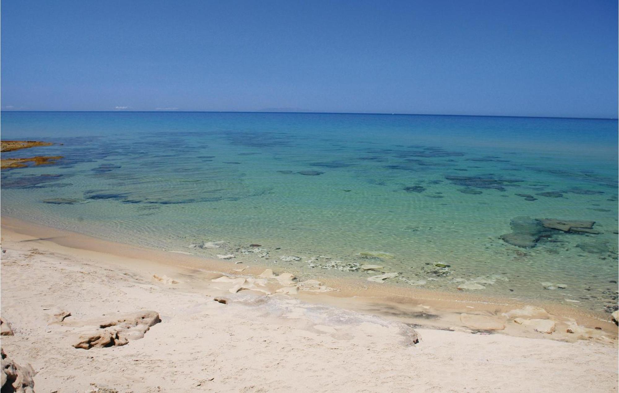 Trilo Beach 몬테나이 외부 사진
